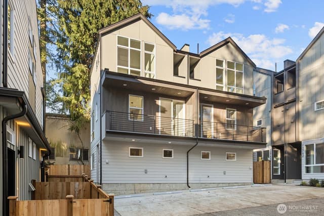 Property photo for 10746 Interlake Avenue N, Seattle